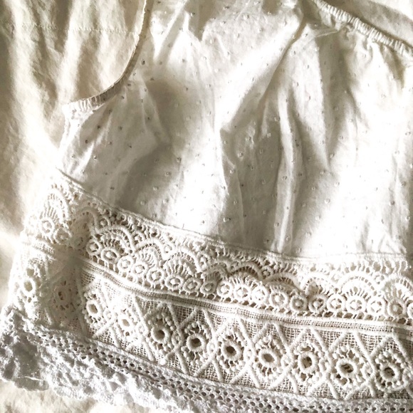 UO EMBROIDERED BOXY CROP SHIRT - Picture 2 of 4